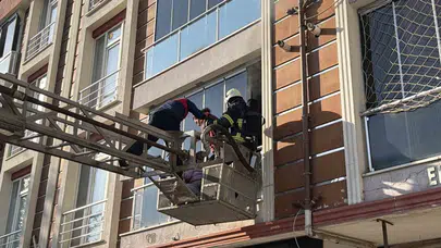 Tokat'ta korku dolu anlar: Alevlerin arasında kalan anne ve iki çocuğu son anda kurtarıldı