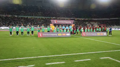 Konya'da kilitlenen düğüm: Konyaspor ile Trabzonspor arasındaki mücadelede ilk bölüm golsüz geçildi