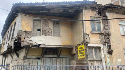 Bafra'da korkutan bekleyiş: Tarihi binalar her an çökebilir