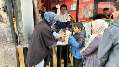 Diyarbakır’da gönül sofrası kuruldu: 2 bin kişiye ücretsiz döner ziyafeti