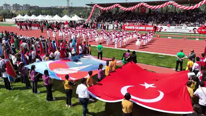 Adıyaman’da 23 Nisan rüzgarı: Çocukların neşesi stadyumu doldurdu