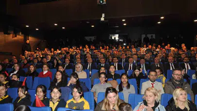 Kars’ta 23 Nisan coşkusu: Geleceğin teminatı çocuklar bayramlarını kutladı