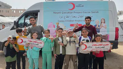 Gazze’nin gölgesinde bir nebze umut: Türk Kızılay’dan çocuklara tatlı sürpriz