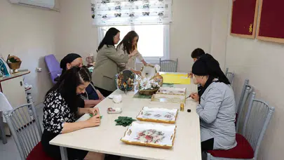Sessizliğin içindeki renkli dünya: Sinem engelleri sanatla aştı