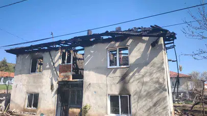 Burdur’da gece yarısı korku dolu anlar: Alevler evi küle çevirdi