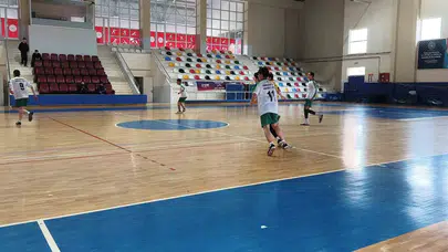 Düzce’de spor şöleni: İmam hatipli gençler sahada ter döküyor