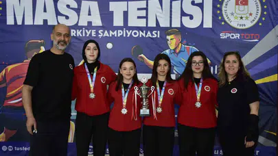 Kastamonu Üniversitesi’nin gurur günü: Masa tenisinde Türkiye ikinciliği kürsüsüne çıktılar