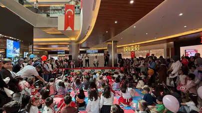 Malatya’da çocukların bayram neşesi: AVM’de renkli görüntüler