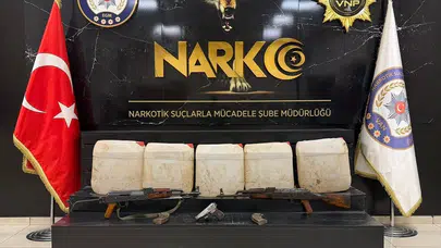 Van'da zehir tacirlerine ağır darbe: Tonlarca uyuşturucu madde ele geçirildi