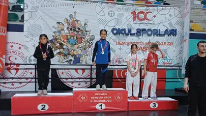 Kartepe’nin minik karatecileri tatamiyi domine etti: 15 sporcuyla 12 madalya