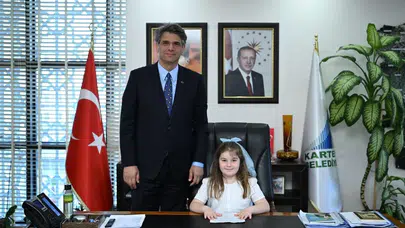 Kocaeli’de koltuklar miniklere emanet: Başkanlık makamında çocukların hayalleri konuşuldu