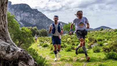 Ölüdeniz’in zirvesinde nefes kesen rekabet: 15 ülkeden gelen sporcular Fethiye’de buluştu