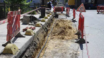 Kağıthane’de kablo kirliliğine son: Çeliktepe’de enerji hatları yerin altına iniyor