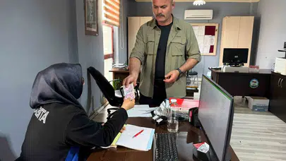 Başkan korumasından örnek davranış: Bankamatikte unutulan parayı sahibine ulaştırmak için harekete geçti