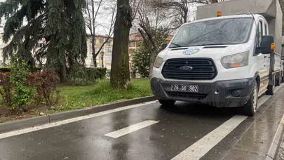 Kendi yaptığı yolu yine kendi kapattı: Eskişehir’de şaşkına çeviren görüntü