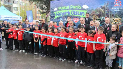 Başkanlık koltuğuna oturan miniklerin hayali gerçek oldu: Çorum’a masal gibi bir park kazandırıldı