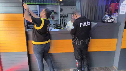 İskenderun’da gençlerin güvenliği için düğmeye basıldı: Polis tek tek denetledi