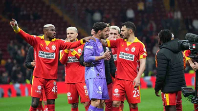 Galatasaraylı taraftarlardan Günay Güvenç’e destek