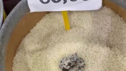 Mersin’de skandal görüntü: Pirinçten kedi dışkısı çıkan markete ceza