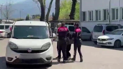 Skandalın böylesi: Kadın kadını bıçaklarken izleyiciler 'hediye' gönderdi!