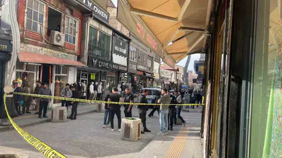 Van'da dehşet anları: Yürürken kurşunların hedefi oldu
