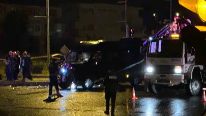 Nevşehir’de gece yarısı dehşeti: Tur minibüsü ile otomobil çarpıştı, ortalık savaş alanına döndü