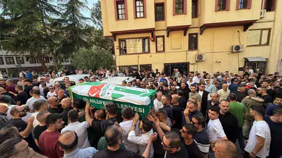 Bursaspor camiasını yasa boğan veda: Tribünlerin sevilen ismi Ertuğ Toker toprağa verildi