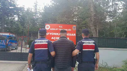 Afyonkarahisar’da huzur operasyonu: Aranan 33 şahıs kıskıvrak yakalandı