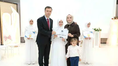 Erzincan’da manevi atmosfer: Genç hafızlar hadis yarışmasında ter döktü