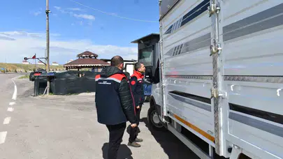 Kurbanlıklar yola çıktı: Bayburt’ta ekipler araçları tek tek durdurup denetliyor