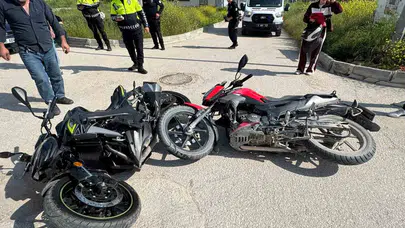 Bilecik’te kavşak dehşeti: İki motosiklet birbirine girdi