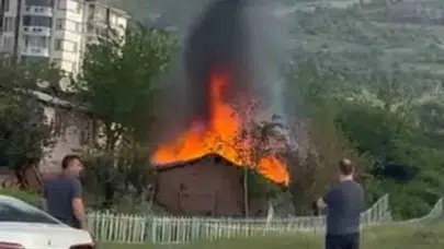 Derince'de korkutan sabah: Müstakil ev küle döndü
