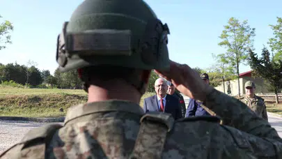 Hudut hattında bayram mesaisi: Bakan Güler ve komuta kademesi Edirne'de