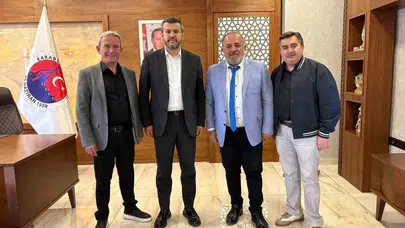 Makasın ucundaki emek: Karabük’te esnafın günü unutulmadı