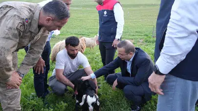 Cizre’de saha mesaisi: Kaymakam Baycar göçerlerin çadırına konuk oldu