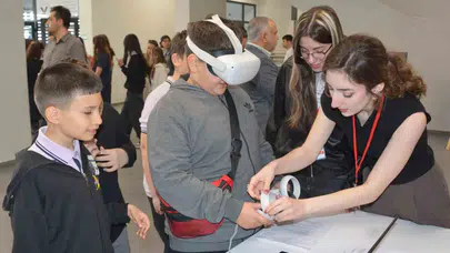 Geleceğin mimarları Eskişehir’de buluştu: Ortaokullu öğrenciler çözüm önerileriyle sahne aldı