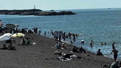 Karadeniz’in incisi Akçakoca’da bayram bereketi: Sahillerde adım atacak yer kalmadı