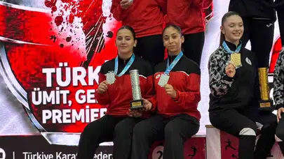 Kayseri’nin gurur tablosu: Karateciler Uşak’tan madalyalarla döndü