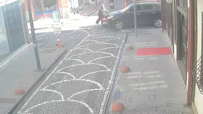 Tokat’ta korkutan kaza: Dörtlü kavşakta motosiklet otomobille çarpıştı
