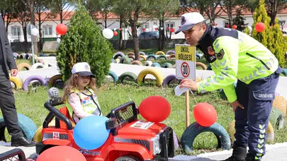 Çine’de minik öğrencilere trafik dersi: Jandarmadan uygulamalı eğitim