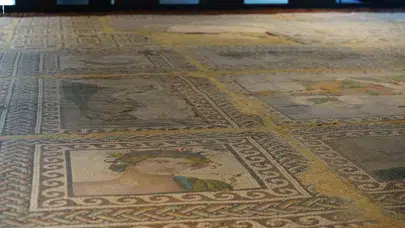 Tarihin tozlu sayfalarından günümüze uzanan bir sanat şöleni: Amisos Mozaiği ziyaretçilerini büyülüyor