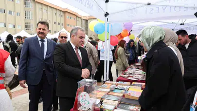 ERÜ’de bahar coşkusu: Yabancı Diller Yüksekokulu öğrencileri YDYOFEST ile stres attı