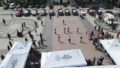 Manisa’da yerli gurur Togg ile dev farkındalık: 11 araçla dünyaya mesaj verdiler