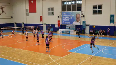 Nilüfer’de voleybol şöleni: Kardeş şehirler parkede buluştu