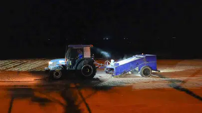 Didim’de gece mesaisi: Altınkum yaza pırıl pırıl hazırlanıyor