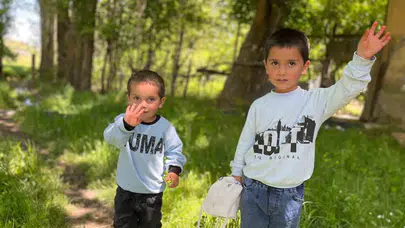 Muş’ta bayram sabahı: Kapı kapı dolaşan minikler eski günleri yad ettirdi