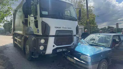 Tokat’ta korkutan kaza: Çöp kamyonu ile otomobil çarpıştı