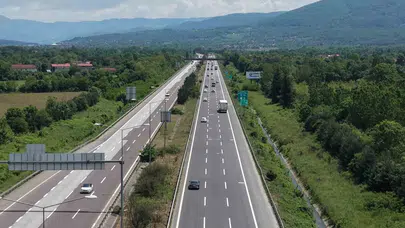 Bayram trafiği çilesi bu kez yaşanmadı: Düzce geçişinde sürücüler rahat bir nefes aldı