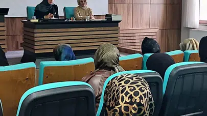 Ekran başında geçen saatler aile bağlarını zayıflatıyor mu: Uzmanlar Bayburt’ta uyardı