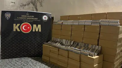 Niğde’de zehir tacirlerine ağır darbe: 50 bin paket sigara yakalandı